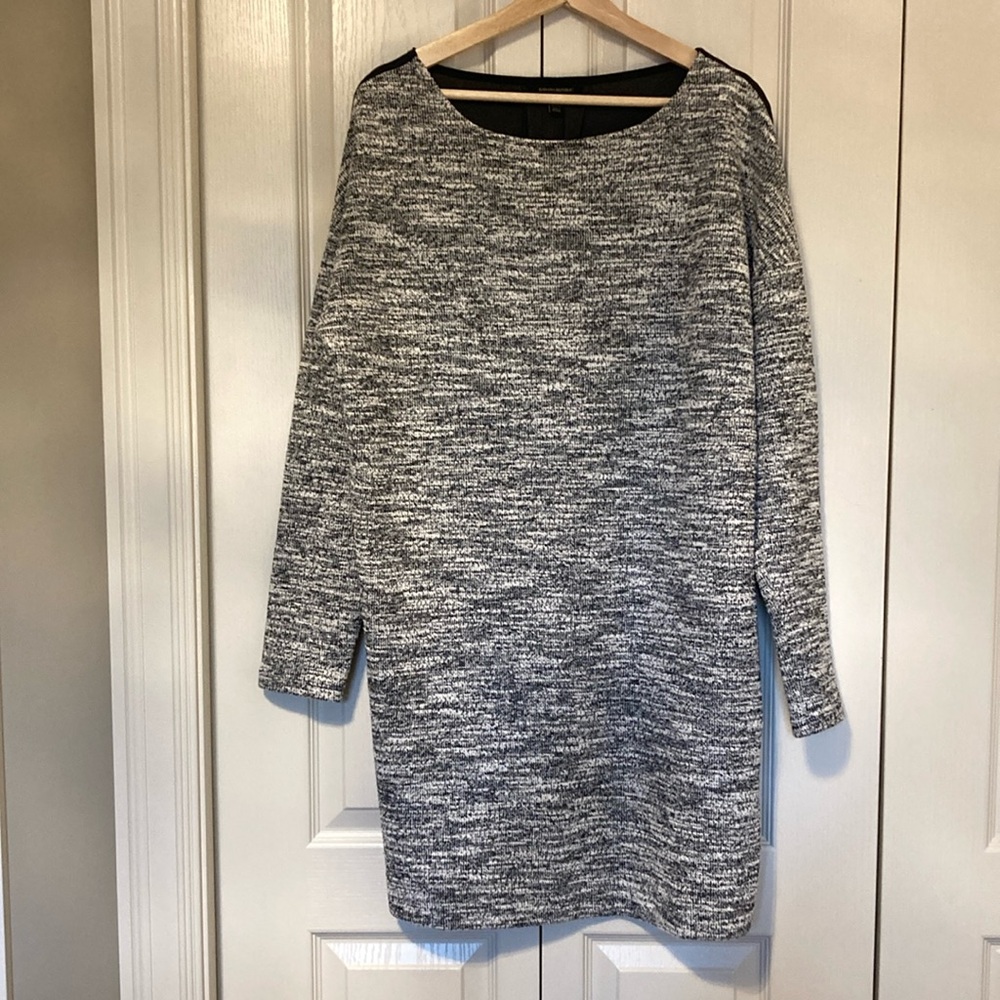 GUC Banana Republic black and white marled shift dress. Size large.